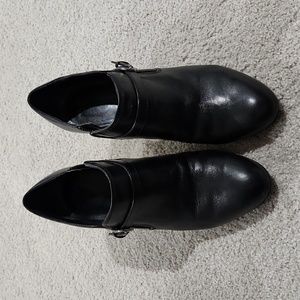 Nine West Metra black leather heel